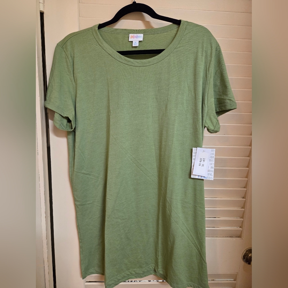 Lularoe Liv. Green Top